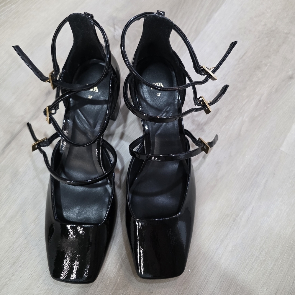 Zara Buckled BLOCK HEEL - Picture 3 of 15